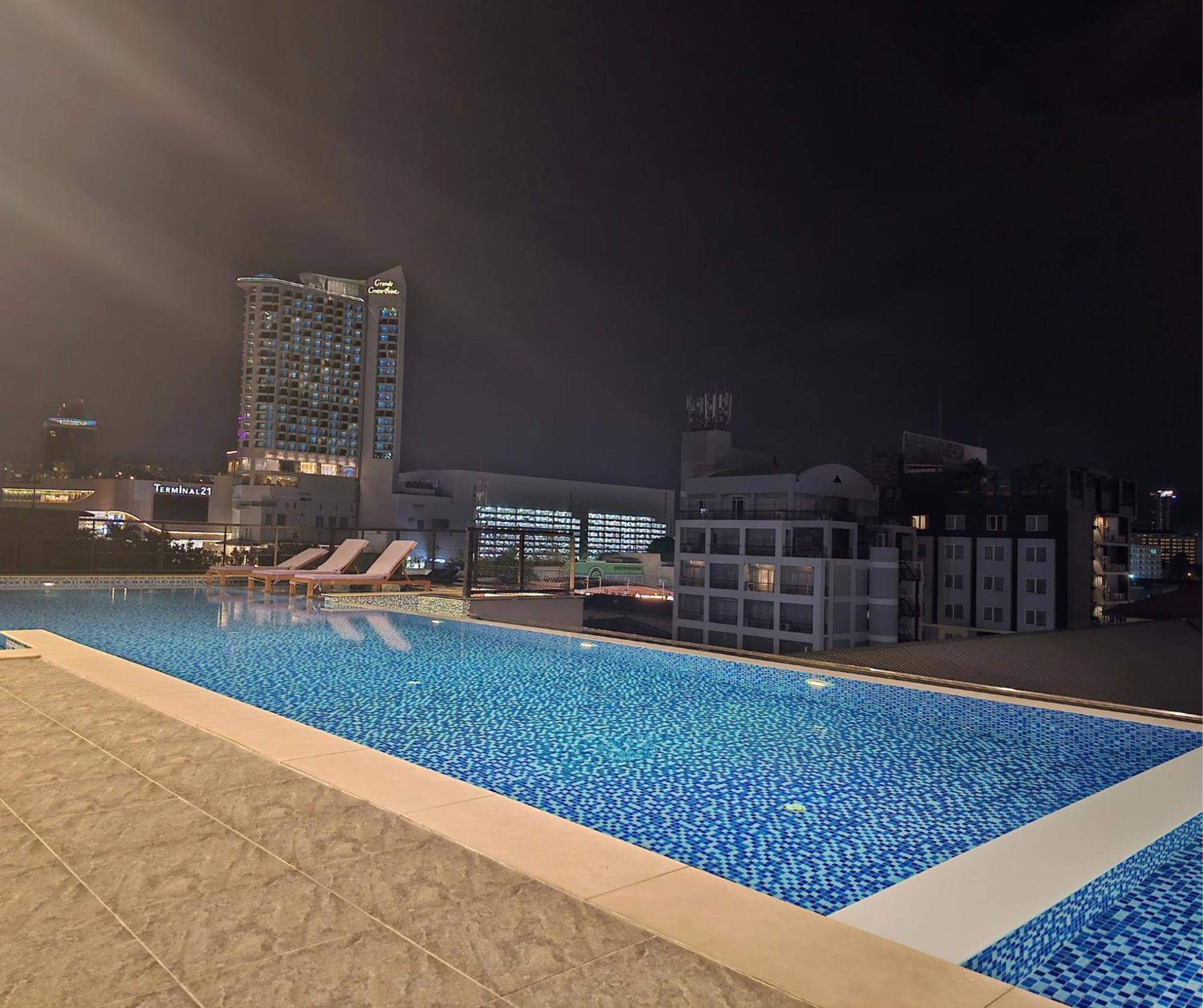 Xq Pattaya Hotel Exterior foto